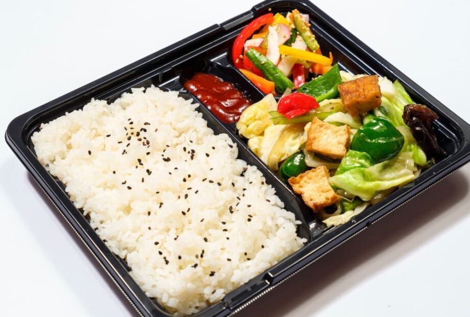 揚げ豆腐と野菜炒め弁当